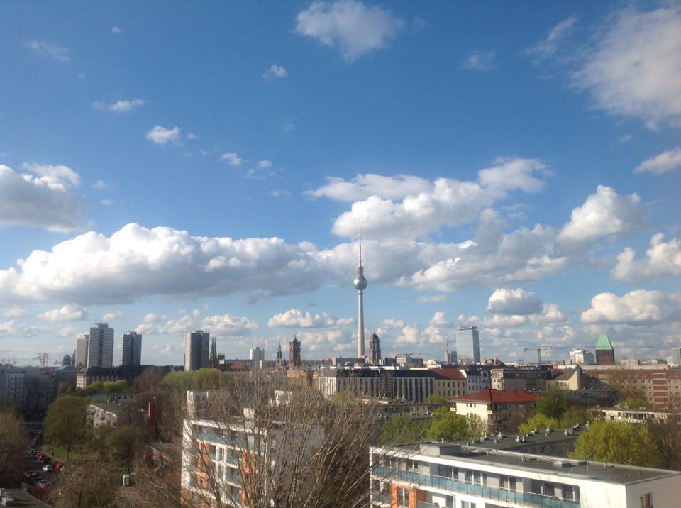 Berlini felhők a tévétoronnyal 