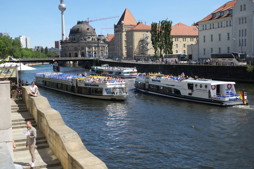 Berlin látnivalók 3 napra - hajókázás