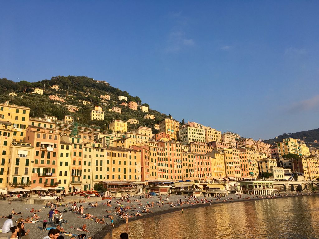 ligúr élménybeszámoló Camogli színes házai 