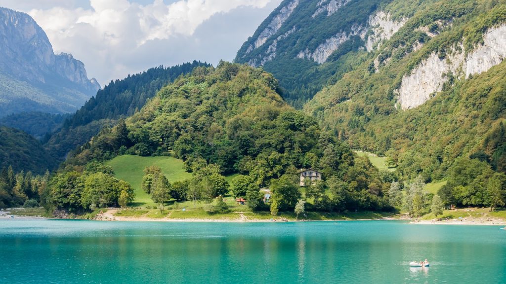 Garda-tó mesebeli lago di tenno