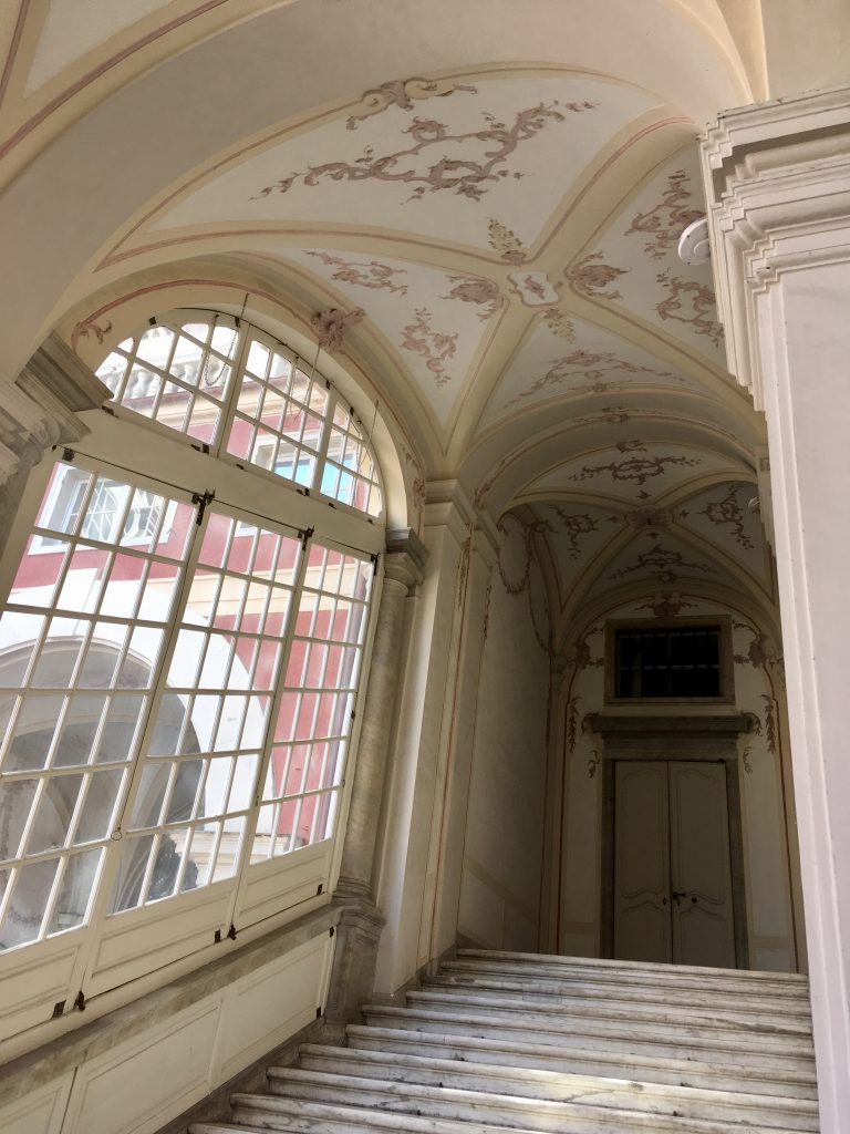 A királyi palota Genovában - a lépcsőház