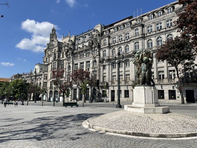Praça da Liberdade – Szabadság tér: Porto látnivalói