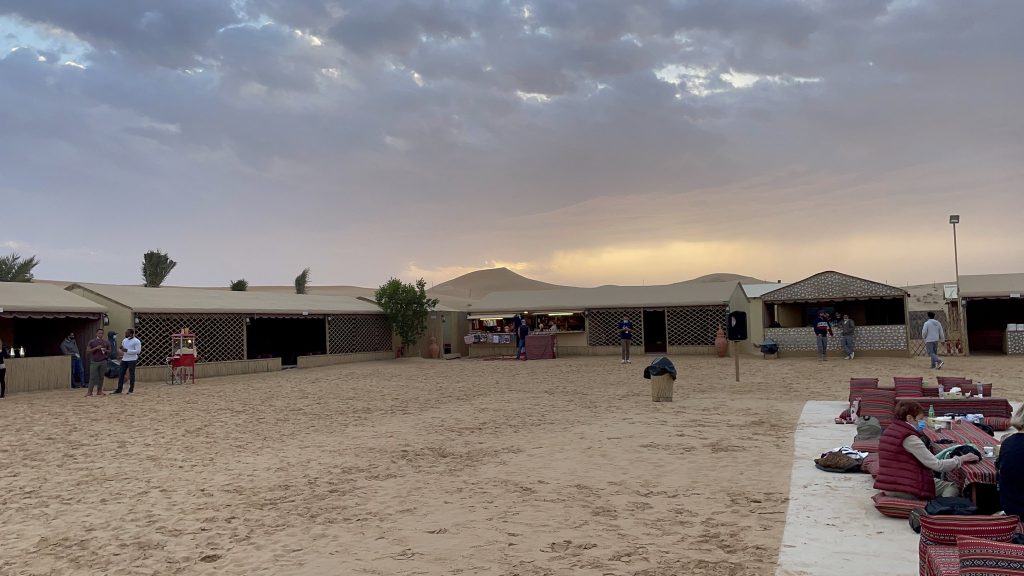 tábor a sivatagban