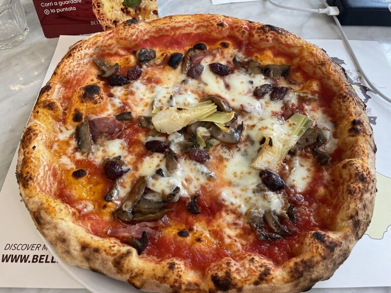 A nápolyi pizza és a nyüzsgő nagyváros